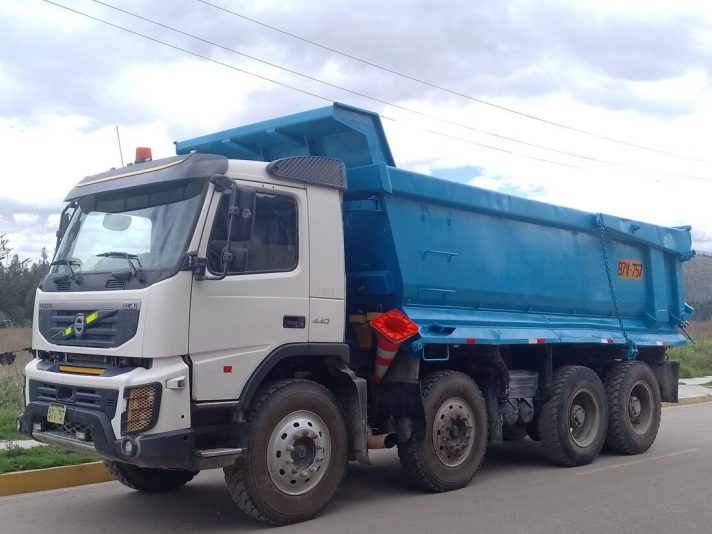 camion-volquete-VOLVO-FMX-440-1